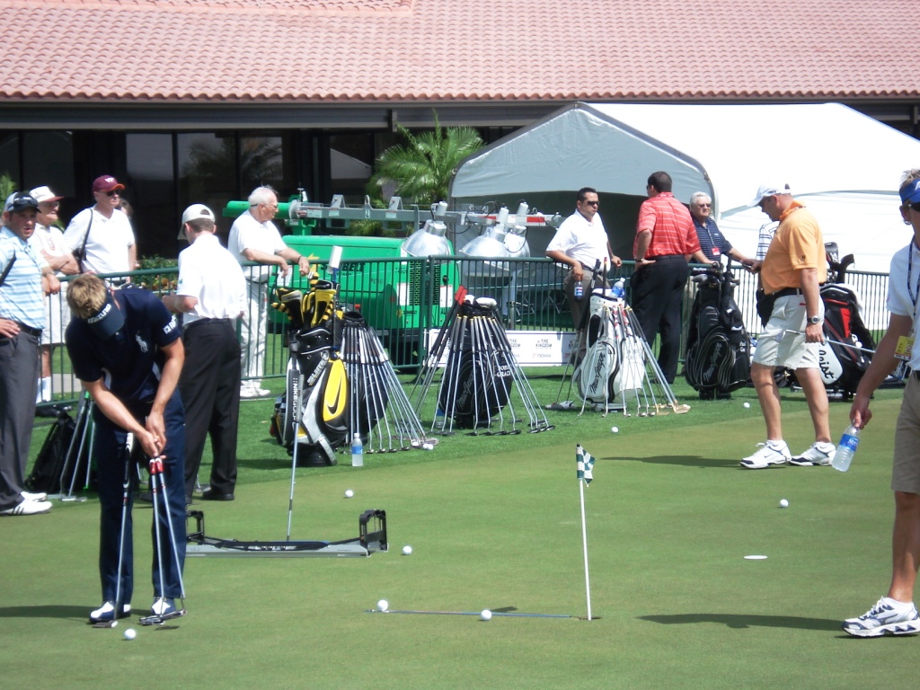 1.5 Luke Donald putting amongst the gadgets and equipment on PPG 2008 Honda Classic