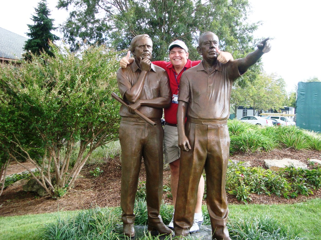 2008 Ryder Cup Valhalla 20.18 Andy w Statues