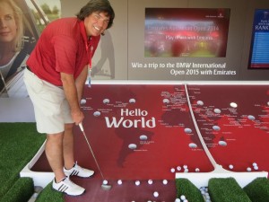 Putting contest in the Emirates tent!