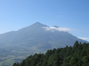 It seemed like I was going from volcano to volcano in Central America. This one is San Vincente, also know as the mountain with two breasts. Shouldn't her name be Vinta?
