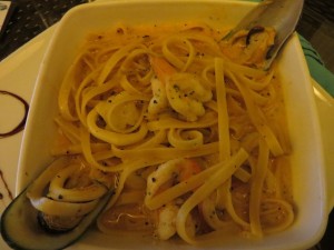 Pasta with shrimp and mussels... delicious!